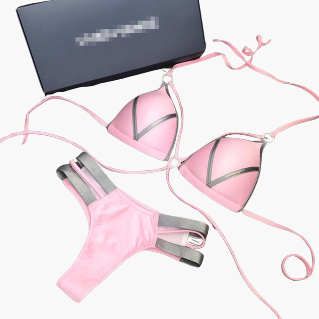 Triangel-Bikini-Set - Damen Bademode mit goldenen Details