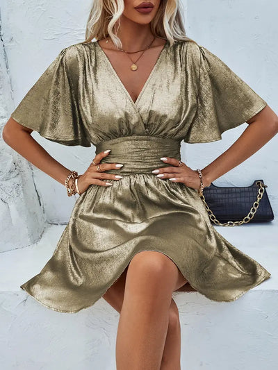 Wickelkleid Mit V Ausschnitt Und Flügelärmeln | Mini