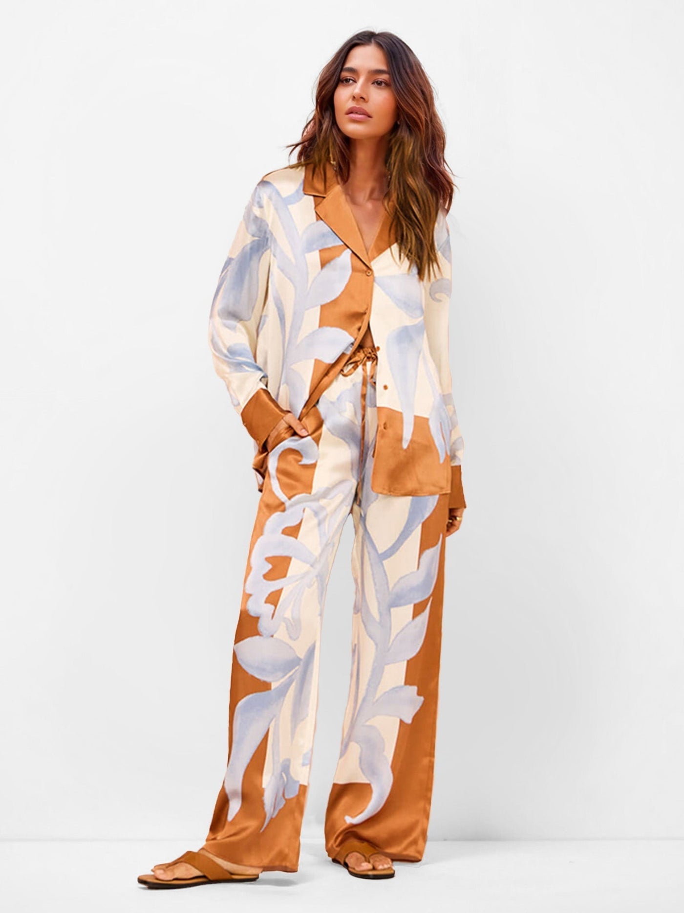 Vollständiges Golden Leaf – Oversized-Hemd und passende Hose