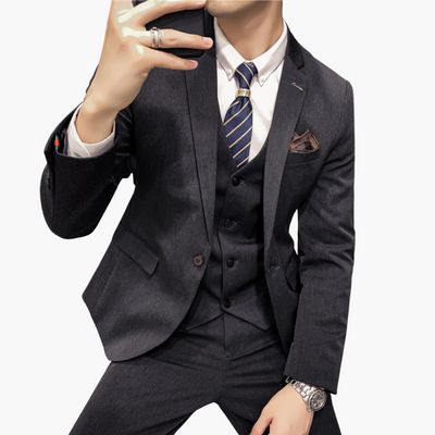 Klassischer 3-teiliger Anzug - für Herren mit elegantem Stil