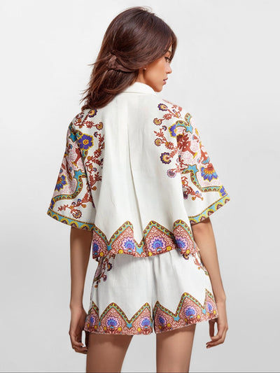 Zwei Stück Boho-Blumen-Set – Hemdkleid und Shorts in passenden Designs