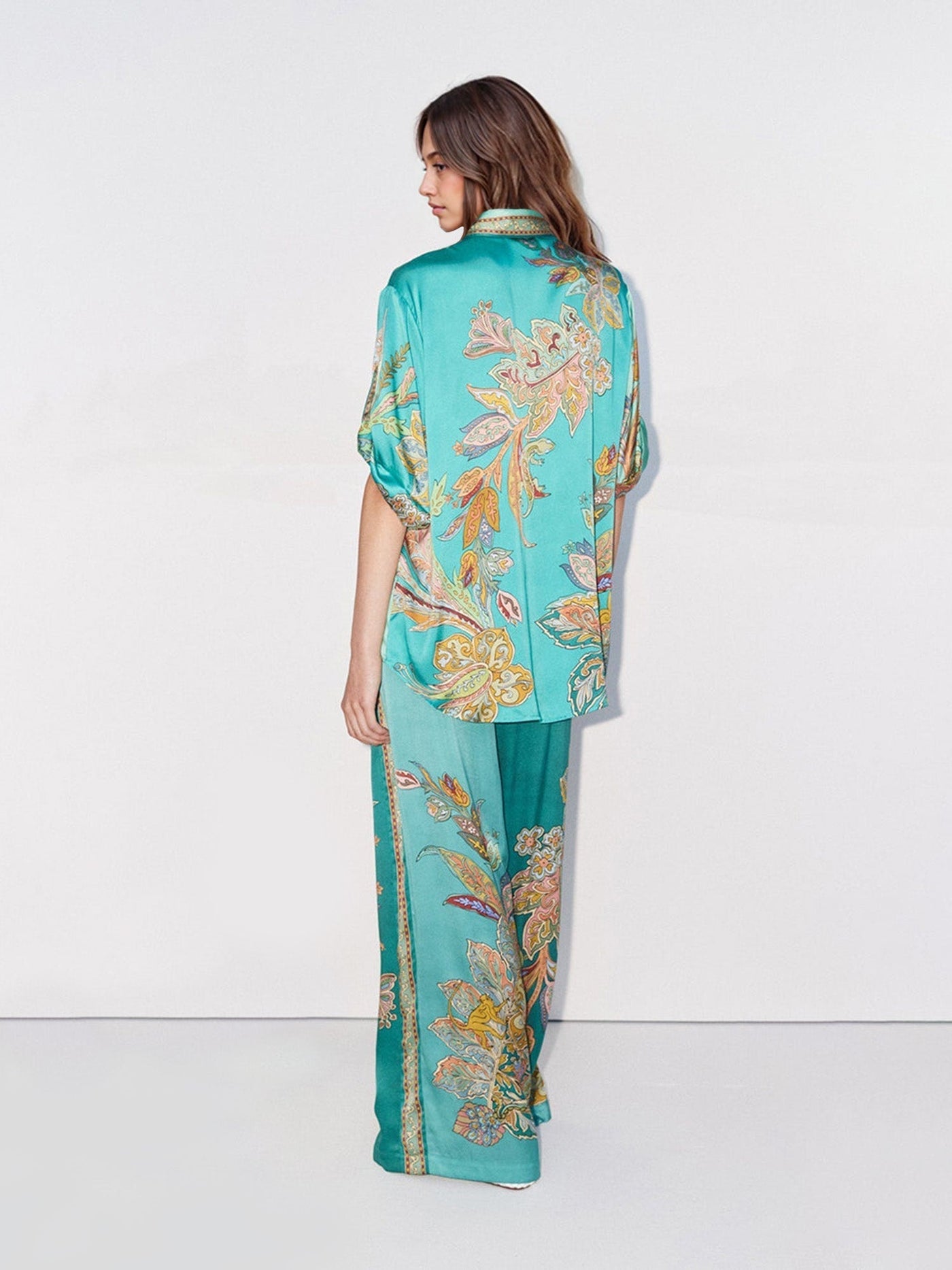 Completo Emerald Luxe – Oversized Hemd und Weitehose