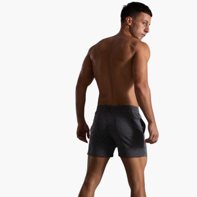 Gestreifte Shorts mit Kordelzug - für Herren im Sommerstil