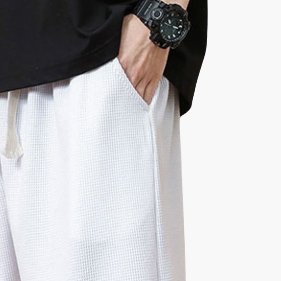 Herren Shorts knie­lang mit Seitentaschen für den Sommer