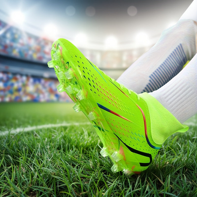 Fußballschuhe Herren | On Sportschuhe | Atmungsaktiv & Schnell